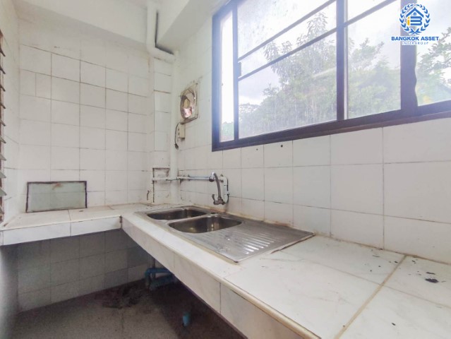 *****ทาวน์เฮ้าส์มือสองย่านนนทบุรี ม.ทรายทองวิลเลจ ติวานนท์ 45 เนื้อที่เยอะถึง 22 ตร.ว. ฟังก์ชัน 3 ห้องนอน 2 ห้องน้ำ 1 ที่จอดรถ บนทำเลเชื่อมต่อใจกลางเมือง ใกล้ห้าแยกปากเกร็ด, เซ็นทรัลแจ้งวัฒนะ, เซ็นทรัลรัตนาธิเบศร์, และรถไฟฟ้าสายสีชมพู "สถานีกระทรวงสาธารณสุข"